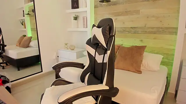 candy summer28 online show from December 22, 7:22 pm