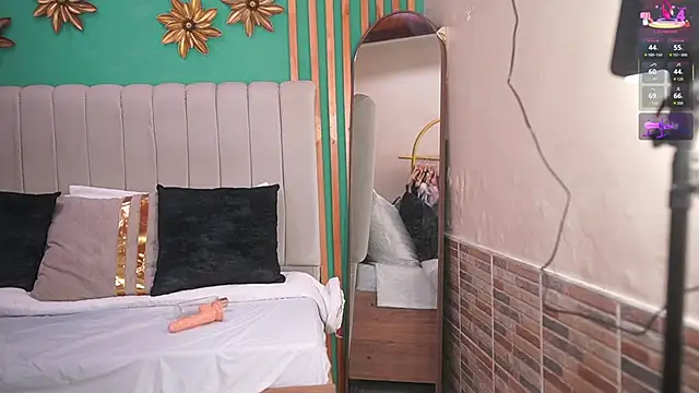 katlyn martins online show from September 24, 7:06 pm