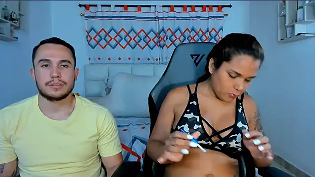 Snapshot of xxx_sweet_couple_ chatting on December 10, 3:52 am xxx sweet couple  online show from December 10, 3:52 am