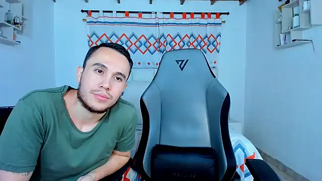 Snapshot of xxx_sweet_couple_ chatting on December 17, 4:56 am xxx sweet couple  online show from December 17, 4:56 am