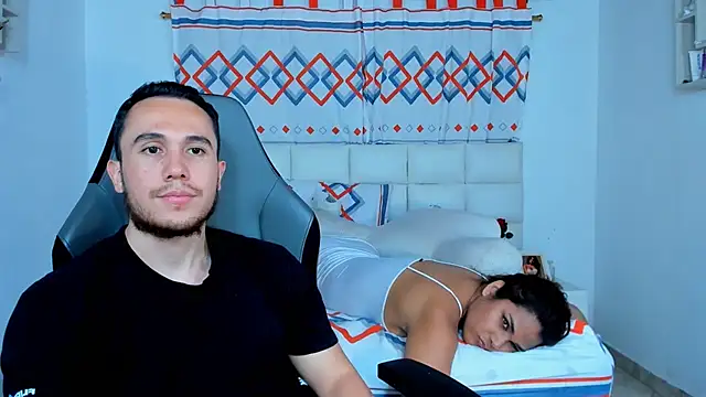 Snapshot of xxx_sweet_couple_ chatting on December 18, 6:32 am xxx sweet couple  online show from December 18, 6:32 am