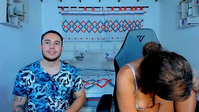 Snapshot of xxx_sweet_couple_ chatting on December 21, 6:19 am xxx sweet couple  online show from December 21, 6:19 am