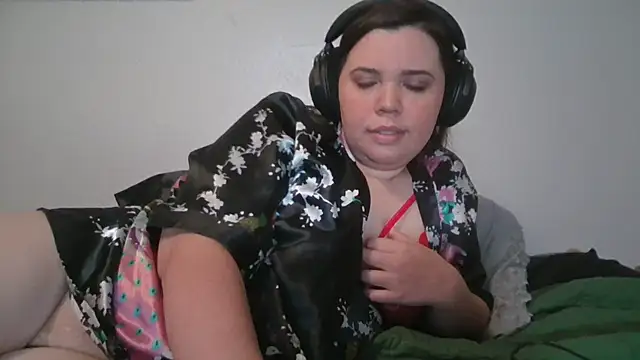 AlessaLoveX online show from August 2, 4:11 am