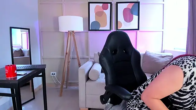 helenaduque  online show from April 20, 12:19 pm