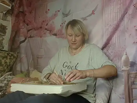 ElenaMaeer online show from September 20, 6:31 pm