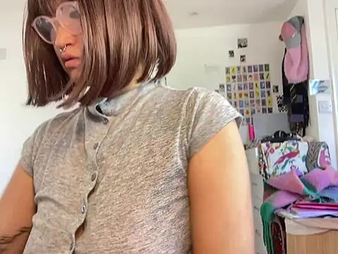 Snapshot of xxxYUKARIxxx chatting on April 23, 12:40 pm xxxYUKARIxxx online show from April 23, 12:40 pm