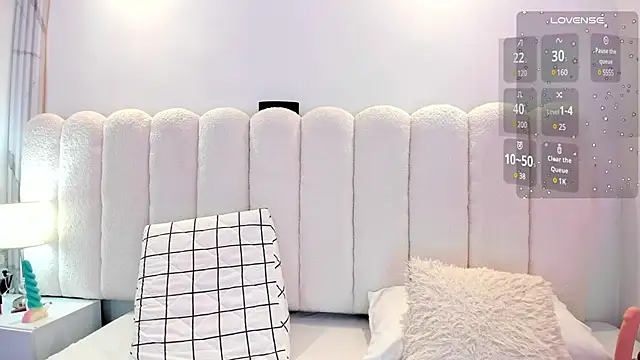 Snapshot of Mia_rom11 chatting on February 18, 12:39 pm Mia rom11 online show from February 18, 12:39 pm