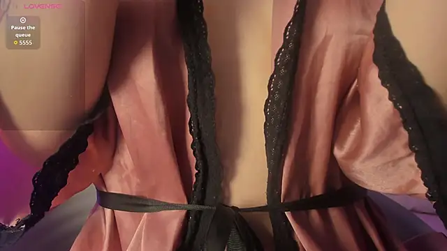 Snapshot of ScarletGV chatting on November 10, 9:14 pm ScarletGV online show from November 10, 9:14 pm