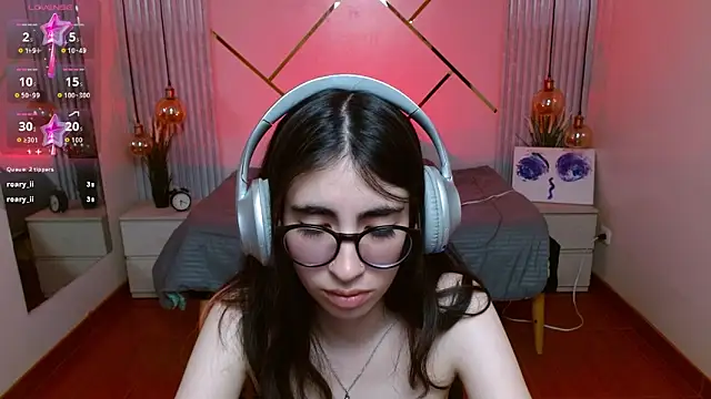 LenaRoses online show from April 16, 8:09 pm