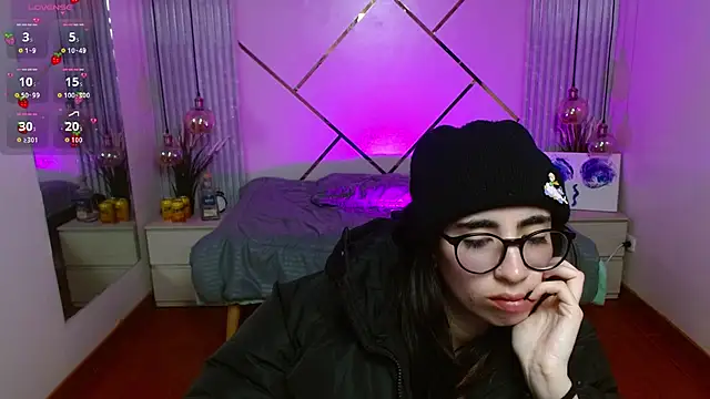 LenaRoses online show from July 4, 7:31 pm