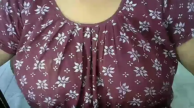 Snapshot of dramebaz_queen chatting on March 6, 7:43 pm dramebaz queen online show from March 6, 7:43 pm