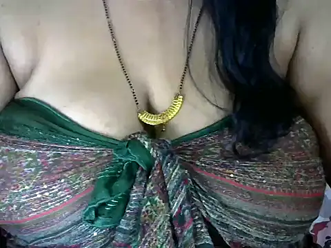 Snapshot of dramebaz_queen chatting on October 21, 5:02 pm dramebaz queen online show from October 21, 5:02 pm