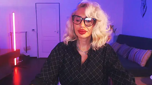 beauty chl0e online show from December 20, 11:16 pm