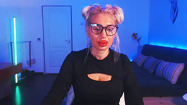 beauty chl0e online show from December 24, 9:11 pm