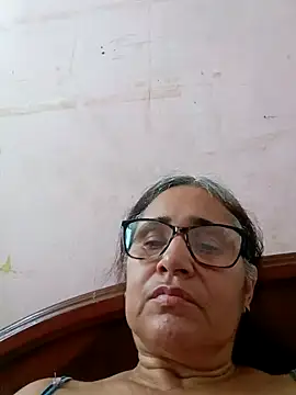  candi online show from March 13, 9:05 pm