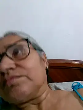  candi online show from April 18, 3:10 am