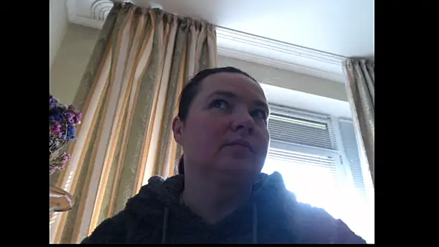 Snapshot of amorelara chatting on September 28, 8:31 am amorelara online show from September 28, 8:31 am