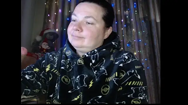 Snapshot of amorelara chatting on December 15, 6:17 am amorelara online show from December 15, 6:17 am