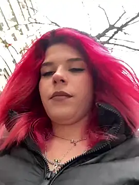 RiriRoseey online show from February 7, 8:01 am