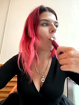 RiriRoseey online show from October 7, 8:11 am