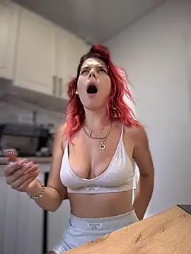 RiriRoseey online show from October 8, 7:17 am