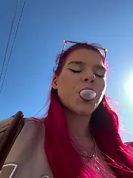 RiriRoseey online show from April 25, 7:00 am