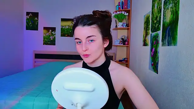 Miss Arwen online show from March 17, 5:01 am