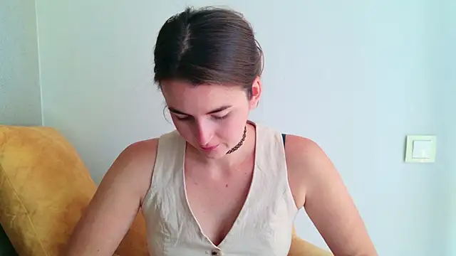 Miss Arwen online show from July 27, 9:05 am