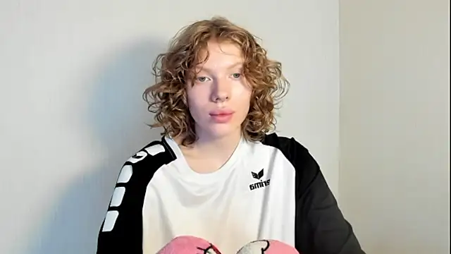 StellaDavis online show from November 4, 8:13 am