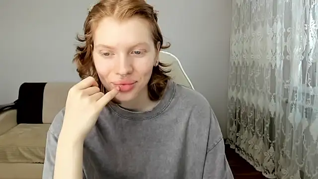 Snapshot of StellaDavis chatting on May 8, 9:14 am StellaDavis online show from May 8, 9:14 am