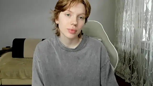 Snapshot of StellaDavis chatting on June 5, 12:00 pm StellaDavis online show from June 5, 12:00 pm