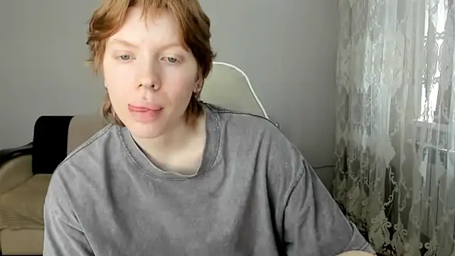 Snapshot of StellaDavis chatting on June 9, 9:32 am StellaDavis online show from June 9, 9:32 am