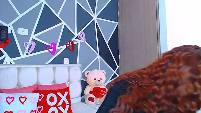 Snapshot of MilenaDavis chatting on February 13, 5:54 pm MilenaDavis online show from February 13, 5:54 pm