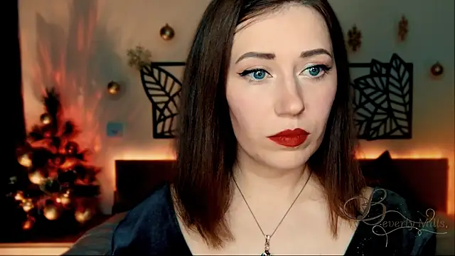 MissBeverlyMills online show from December 19, 6:01 pm