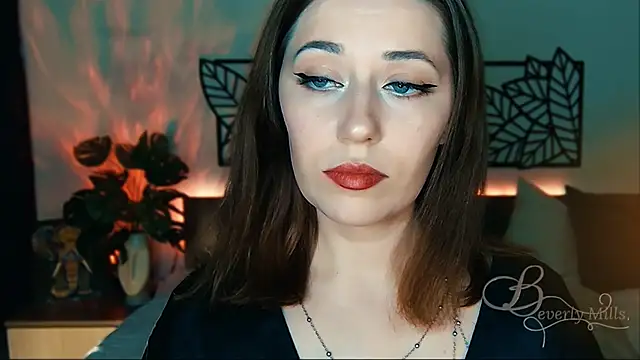 MissBeverlyMills online show from January 17, 7:27 pm