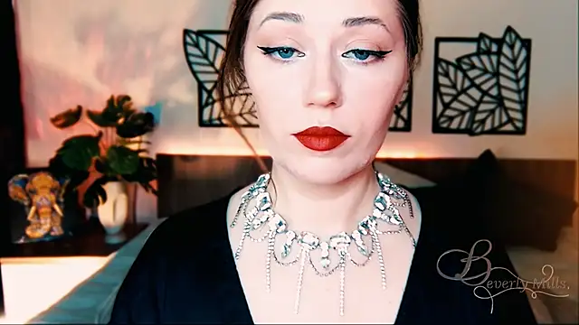 MissBeverlyMills online show from March 1, 6:03 am