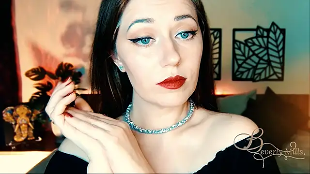 MissBeverlyMills online show from March 22, 4:15 pm