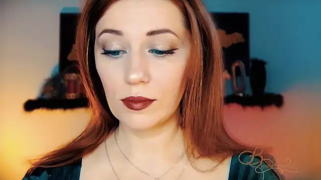 MissBeverlyMills online show from December 5, 6:11 am