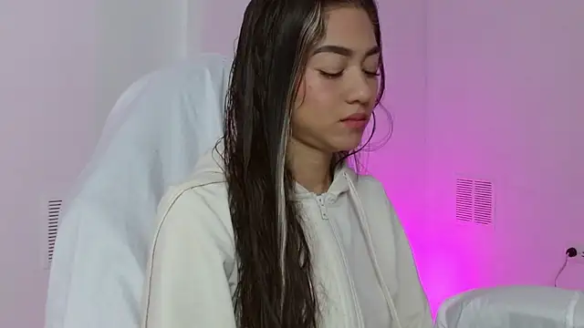 hantonella  online show from December 20, 3:30 pm