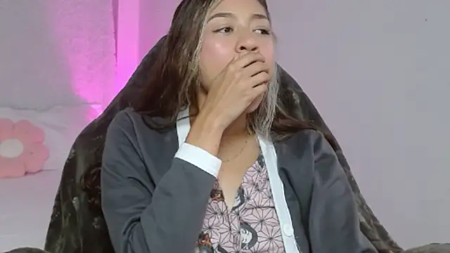 hantonella  online show from February 19, 4:14 pm