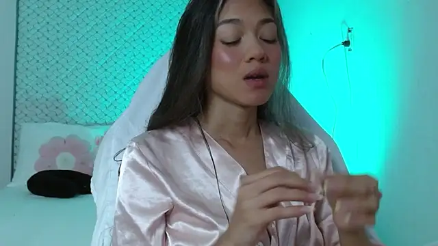 hantonella  online show from April 7, 3:23 pm