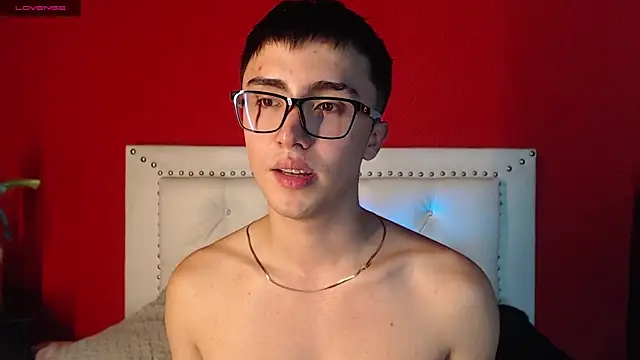 Snapshot of santi-fabulous chatting on December 30, 4:42 am santi-fabulous online show from December 30, 4:42 am