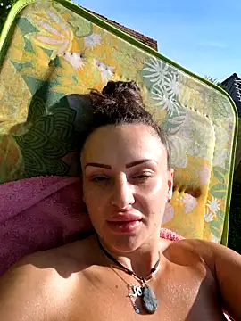 dolcevita002 online show from June 5, 6:31 am
