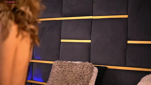 Snapshot of CynthiaWest chatting on February 13, 4:11 am CynthiaWest online show from February 13, 4:11 am