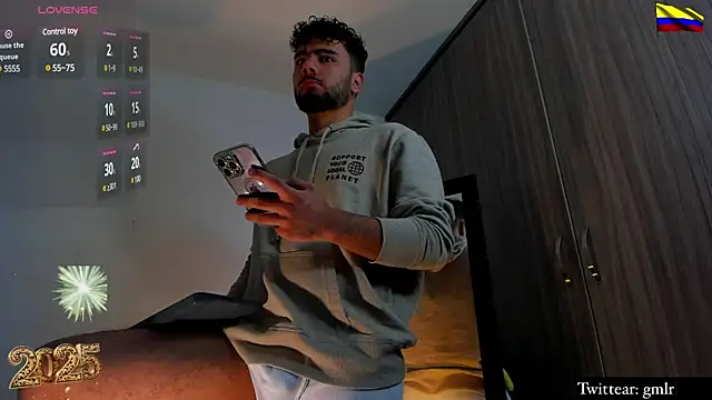 Snapshot of caprywilliams chatting on December 31, 12:43 am caprywilliams online show from December 31, 12:43 am