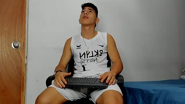 andrew rose  online show from April 22, 8:21 pm