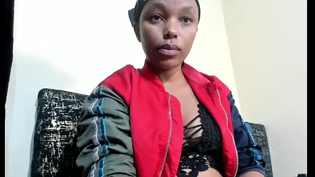 Snapshot of Missthigh chatting on June 17, 1:56 pm Missthigh online show from June 17, 1:56 pm