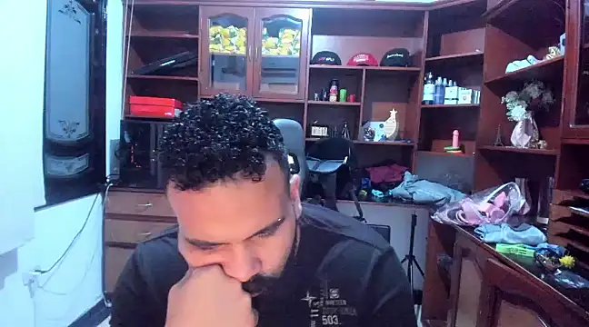 Snapshot of Drako_Argentii chatting on December 12, 3:54 am Drako Argentii online show from December 12, 3:54 am