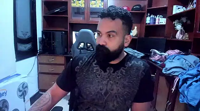 Snapshot of Drako_Argentii chatting on December 14, 6:35 am Drako Argentii online show from December 14, 6:35 am