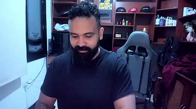 Snapshot of Drako_Argentii chatting on December 15, 3:13 am Drako Argentii online show from December 15, 3:13 am